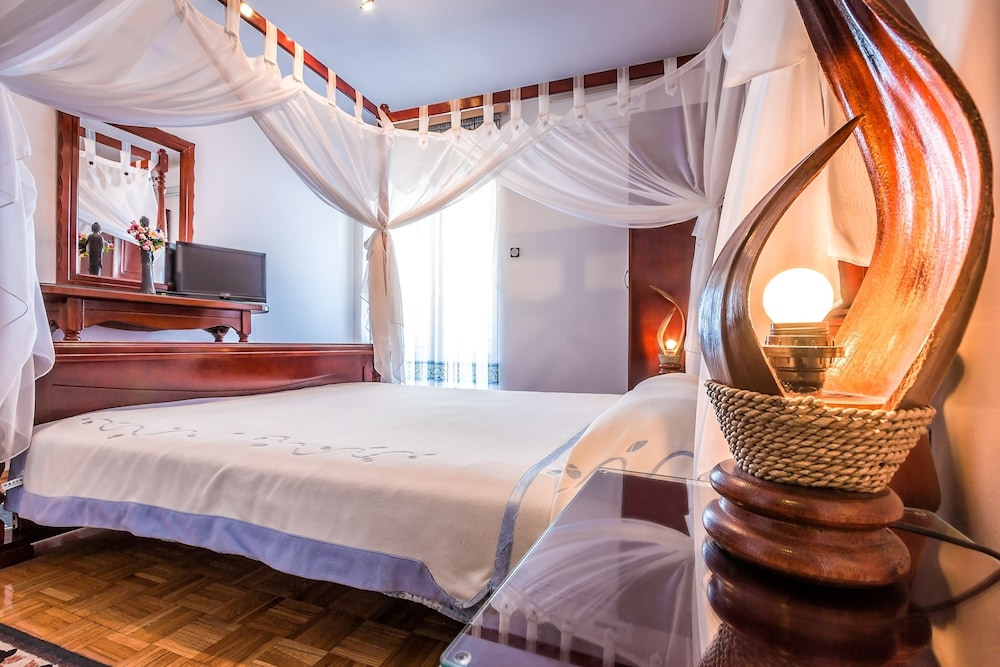 1 Bedroom, Deluxe, Apartment, Queen Bed, Sea View, 2 Bathrooms, Sofa