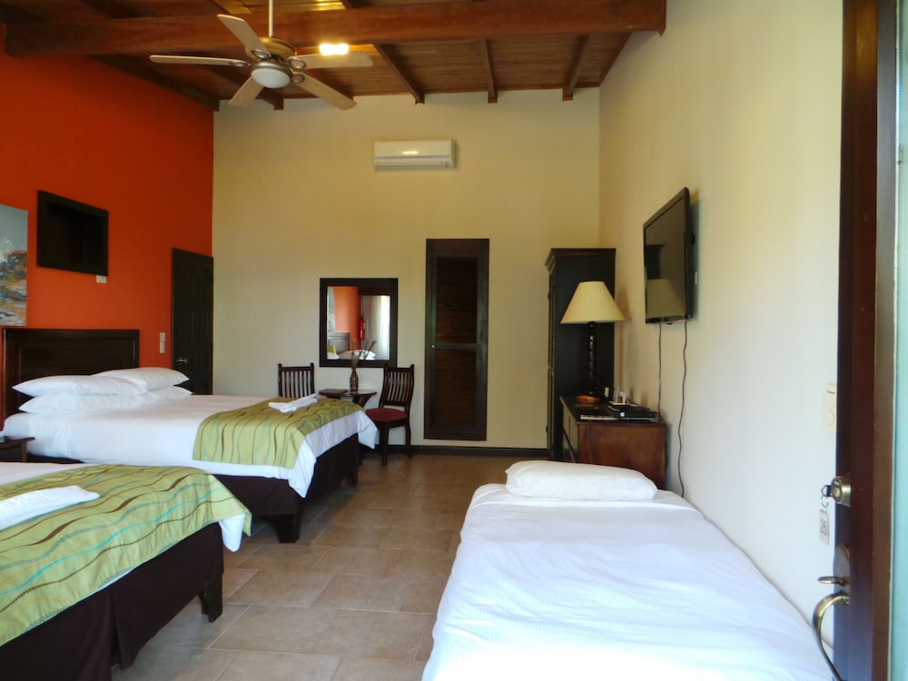 The Falls Resort at Manuel Antonio 26/70