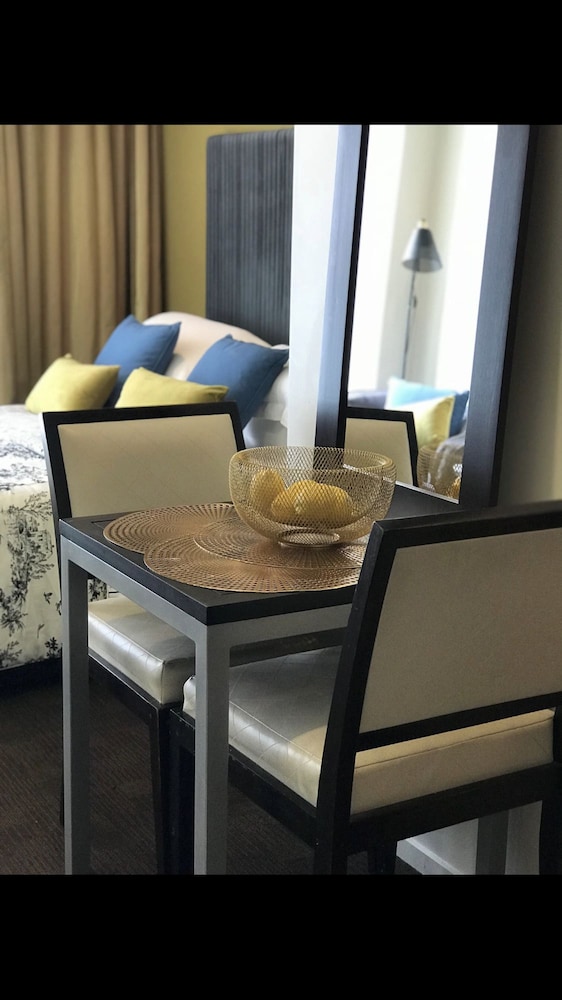 The Quadrant Hotel and Suites 63/70