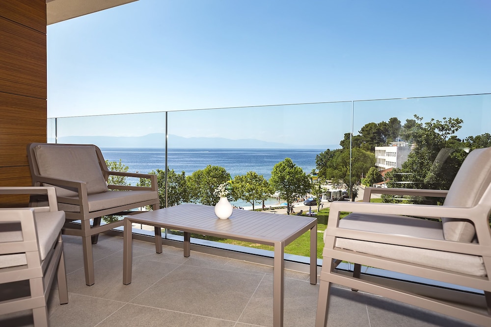 Riva Luxury Hotel 1/69