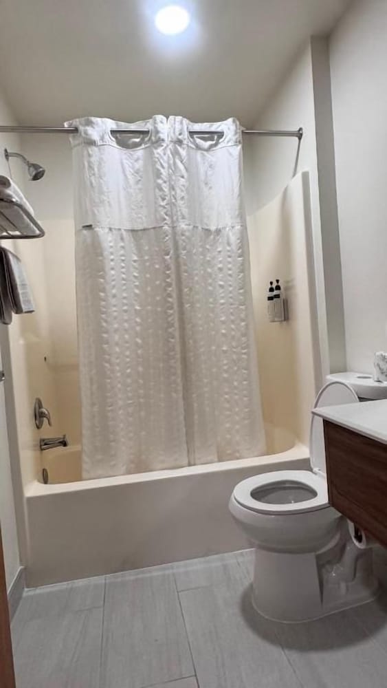 Royal Inn Midvale 48/49