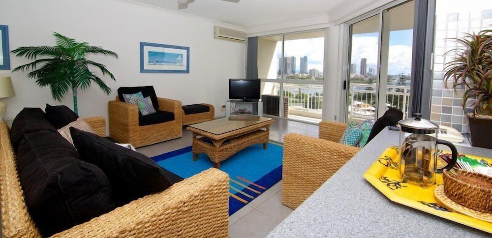 Ocean Sands Resort Gold Coast 35/49