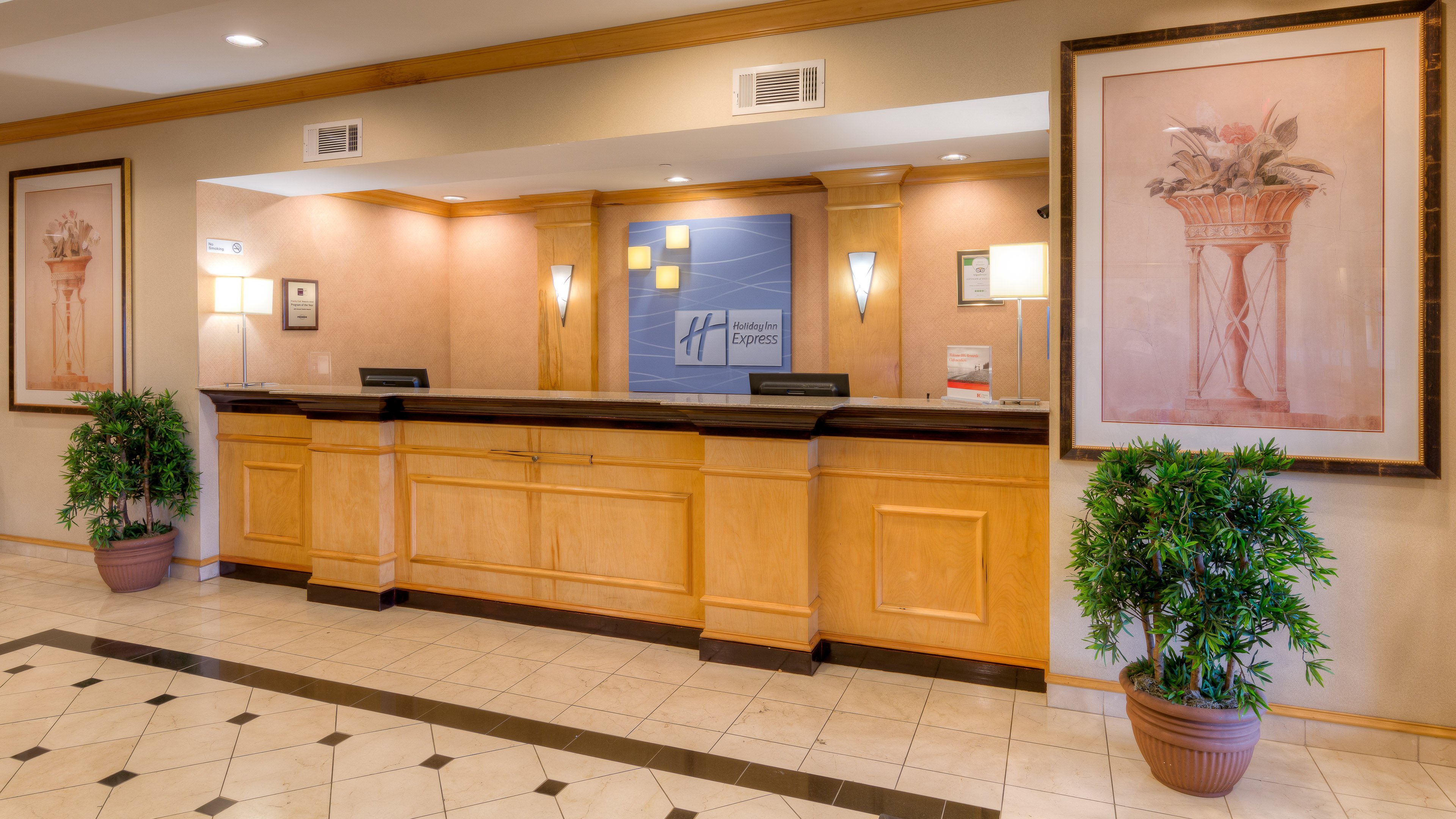 Holiday Inn Express Hotel And Suites Memphis Southwind 8/36