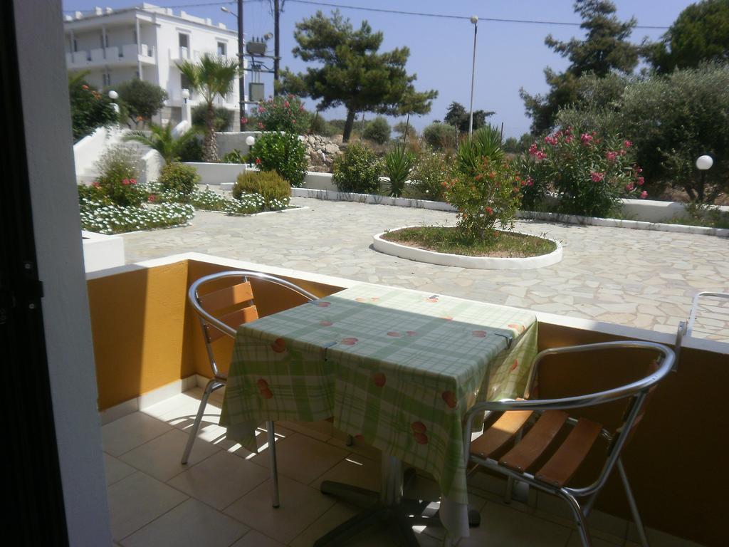 Manolis Studios 27/34