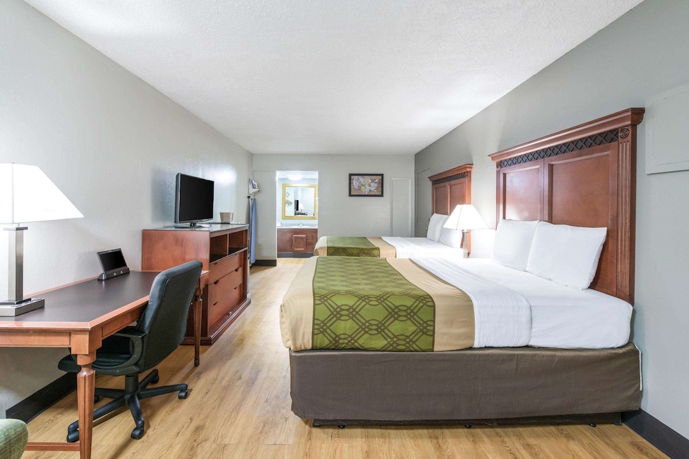 Room, Single, 2 Queen Beds, Sofa