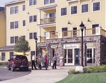 Jackson Gore Inn image