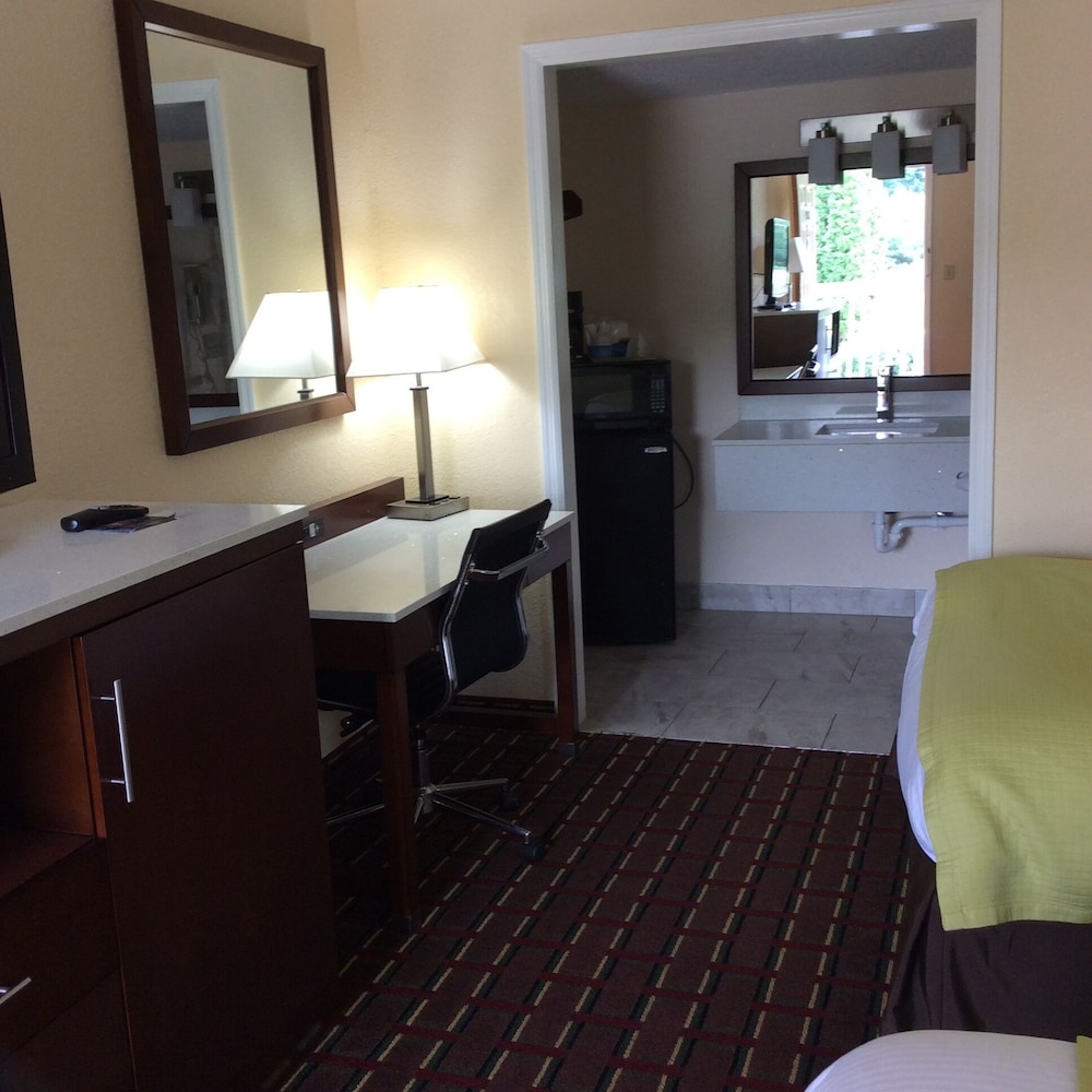 Days Inn by Wyndham Cornelia 15/21