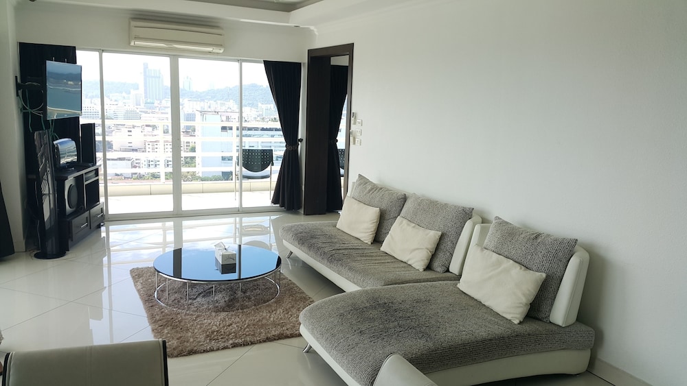 Vtsix Condo Rentals at View Talay 6 Pattaya 40/71