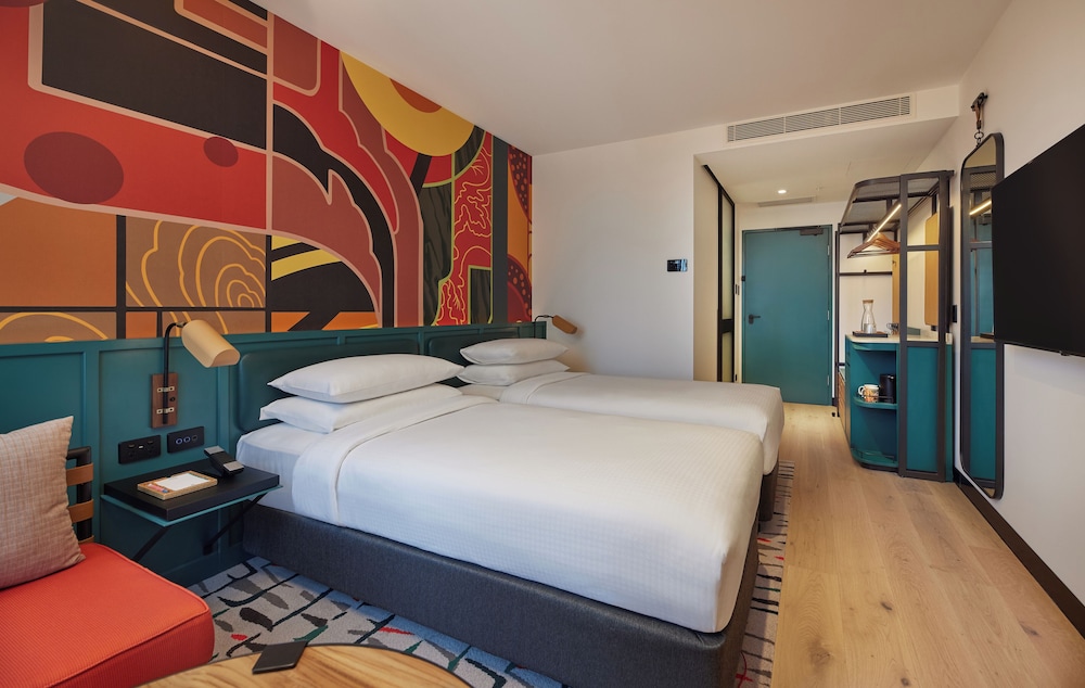 Caption By Hyatt Central Sydney 10/37