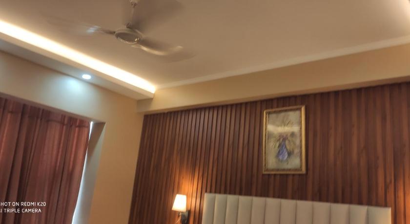 HOTEL CONCLAVE EXECUTIVE 19/24