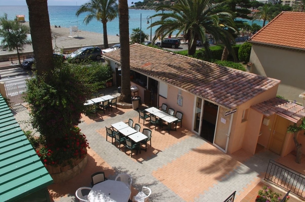Hôtel Reine D'Azur 36/50