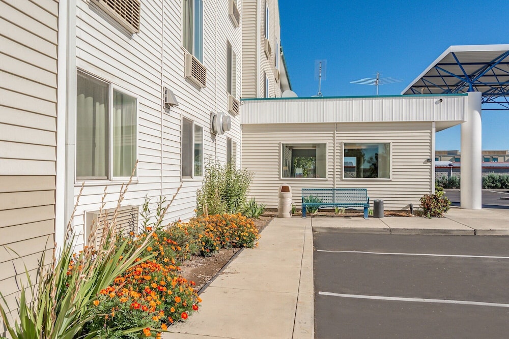 Motel6 Redmond, OR 32/39