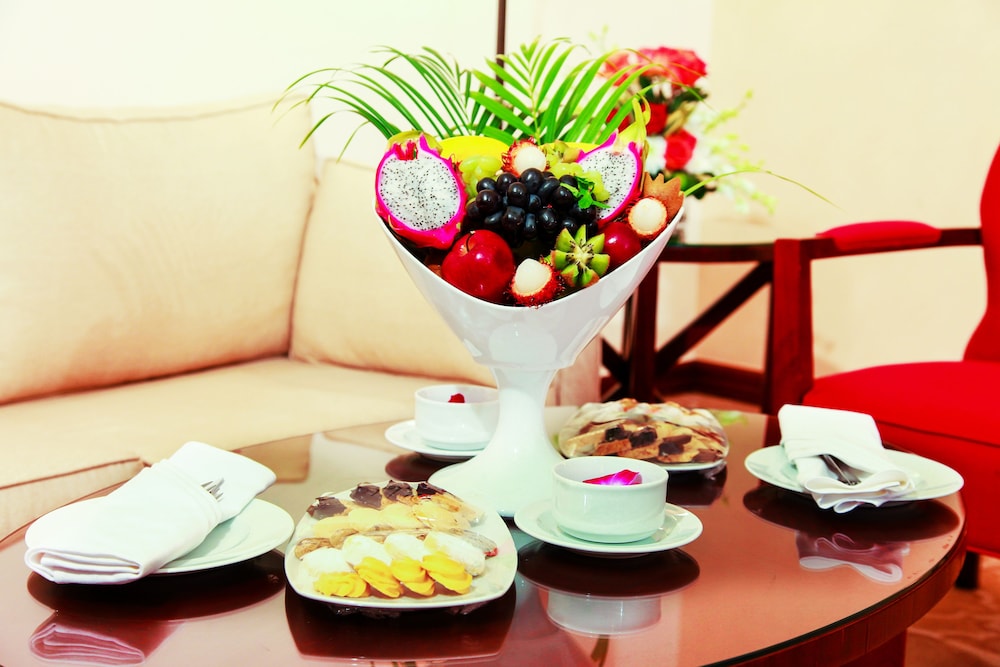 Grand Regal Hotel 44/60