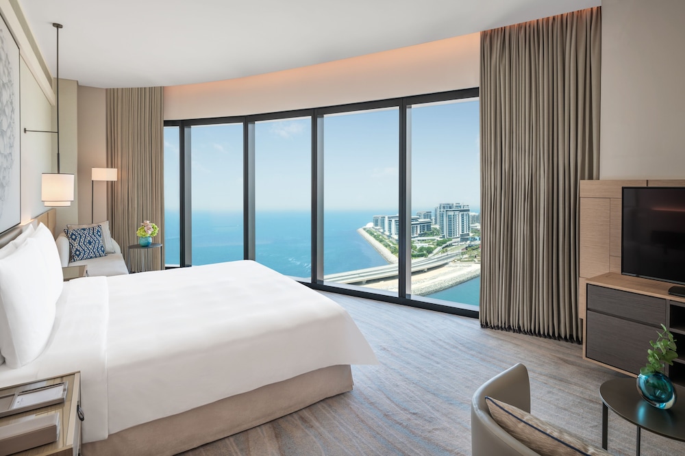 Address Beach Resort 37/78