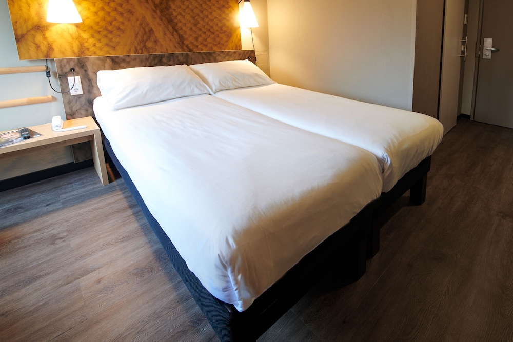 Ibis Tilburg 12/50