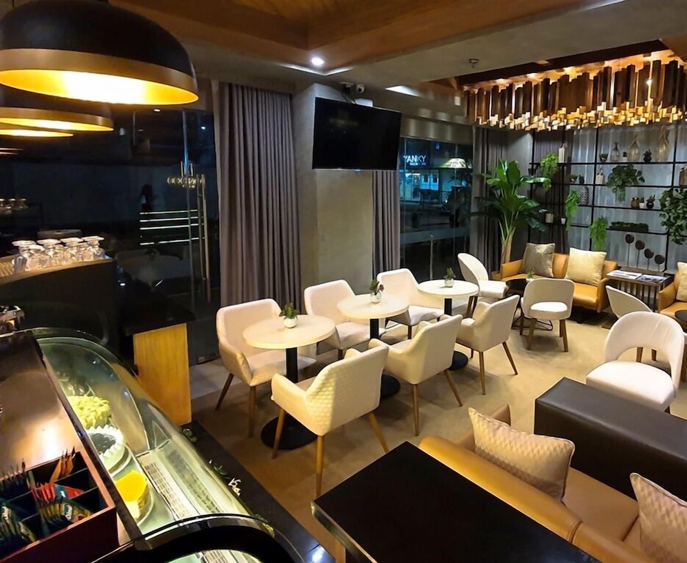 Ironwood Hotel 44/52