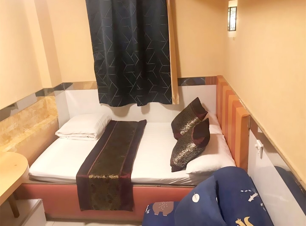 Royal Capital Hotel 9/16