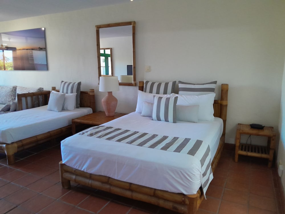 Tropical, Studio, Triple, 1 Queen and 1 Single Bed