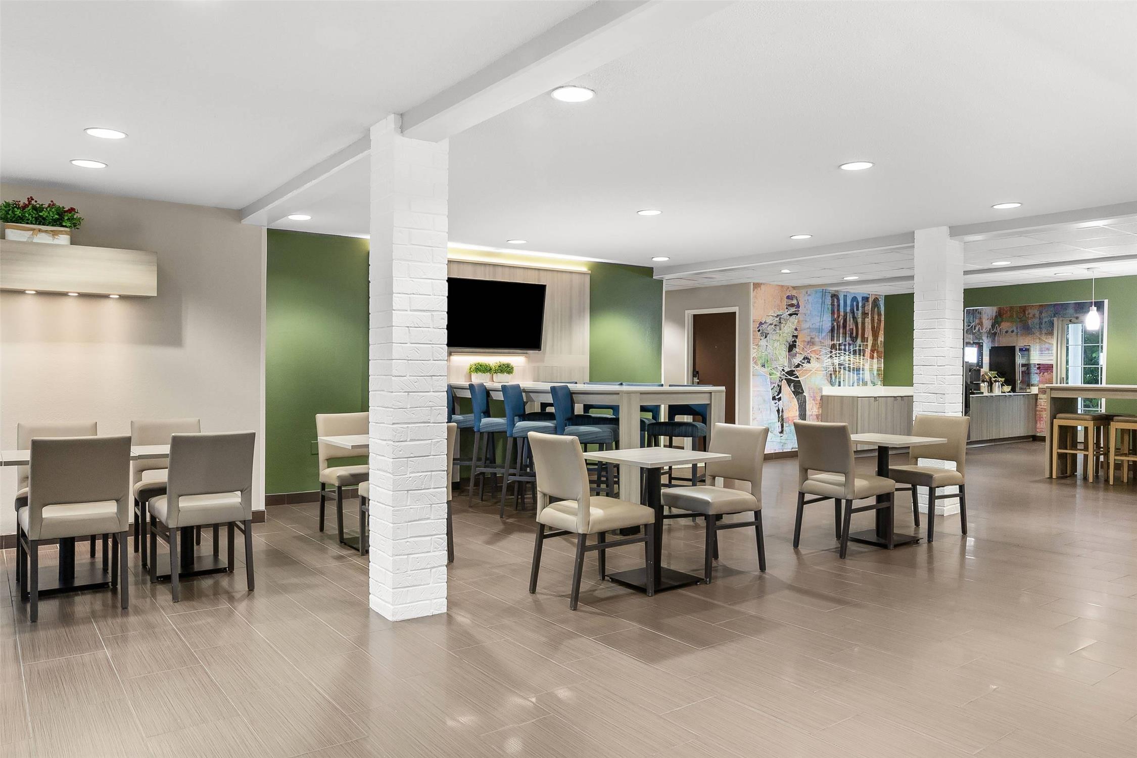 Quality Inn & Suites Nashville - Bellevue 10/14