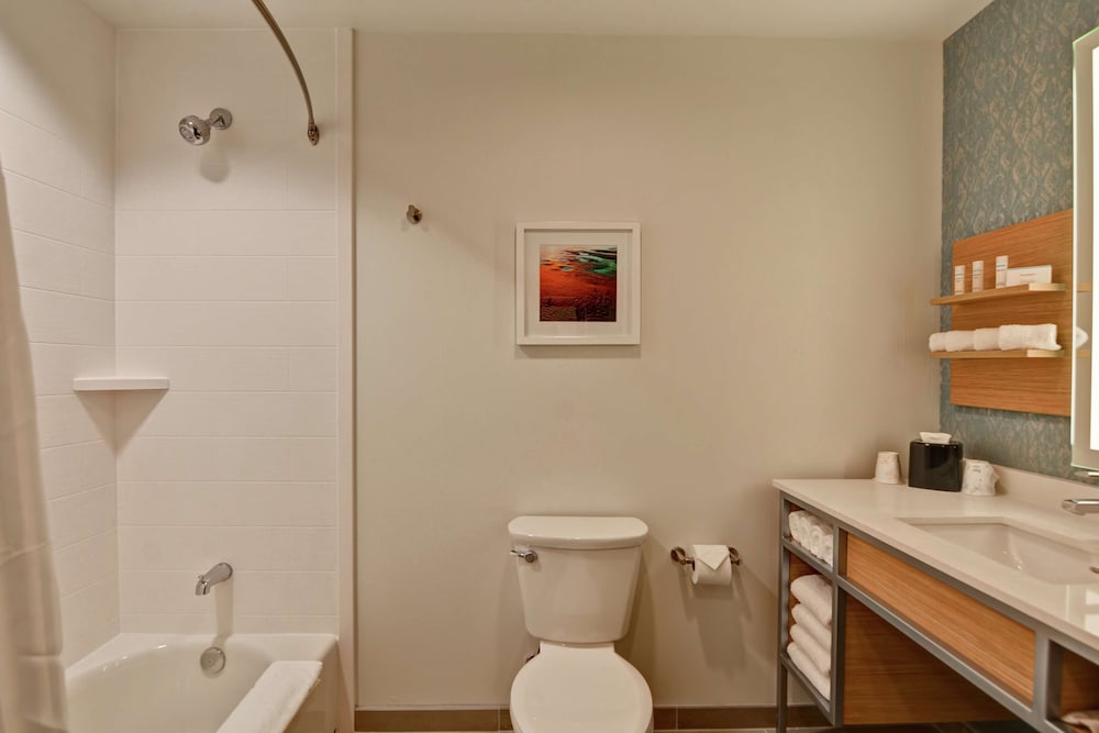 Hilton Garden Inn Biloxi 8/43