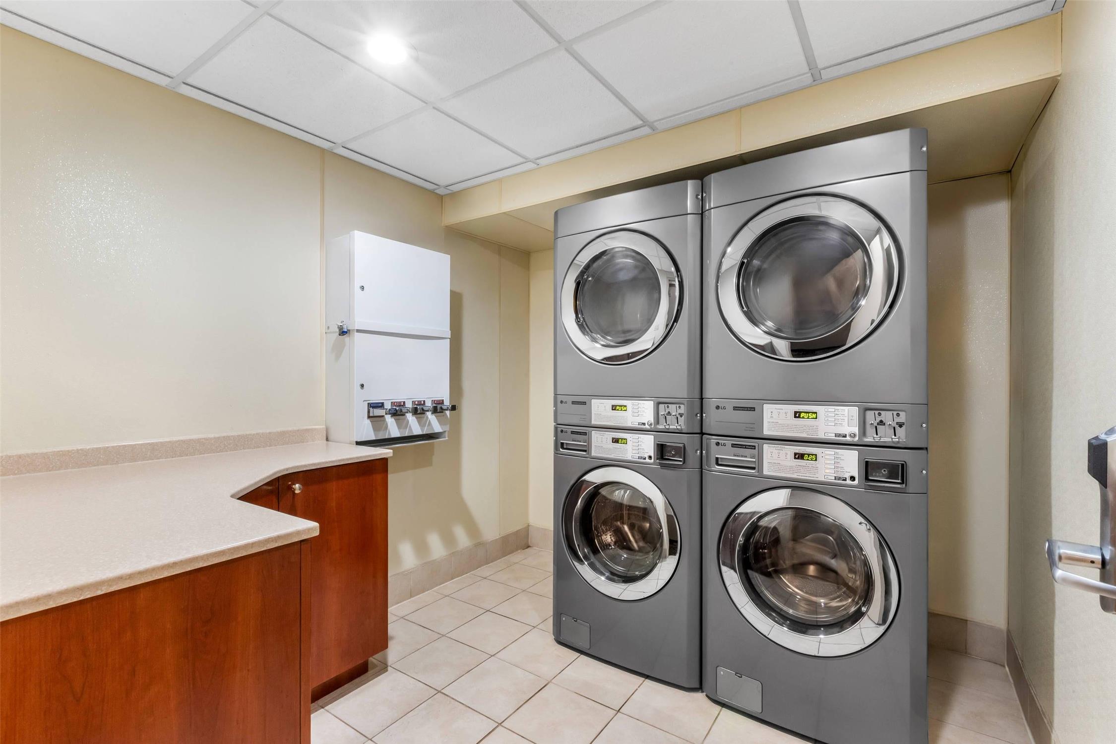 Econo Lodge Woodbridge 21/36