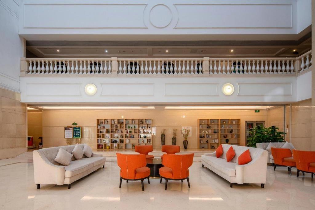 Vienna Hotel (Foshan Wenhua North Road) 38/56