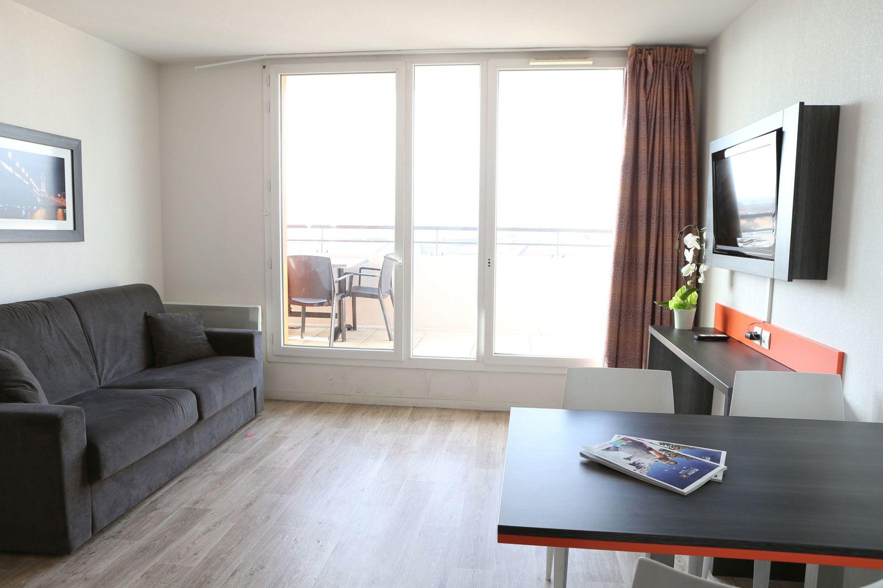 FAMILY, APARTMENT, KITCHEN