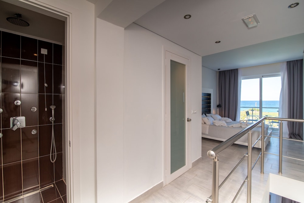 Belussi Beach Hotel & Suites 10/50