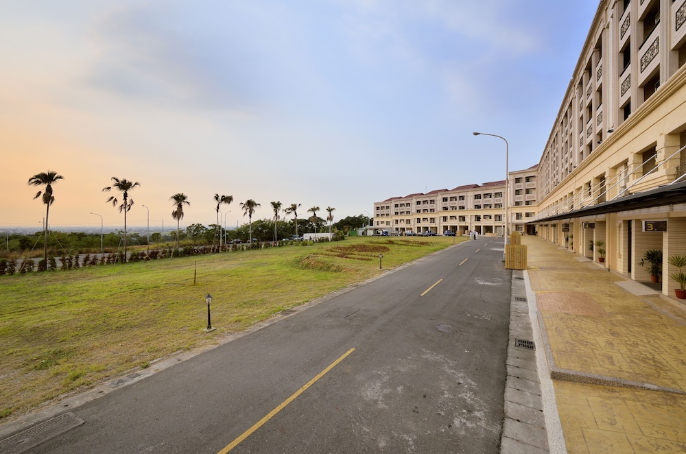 Hoya Resort Hotel Chiayi 18/30