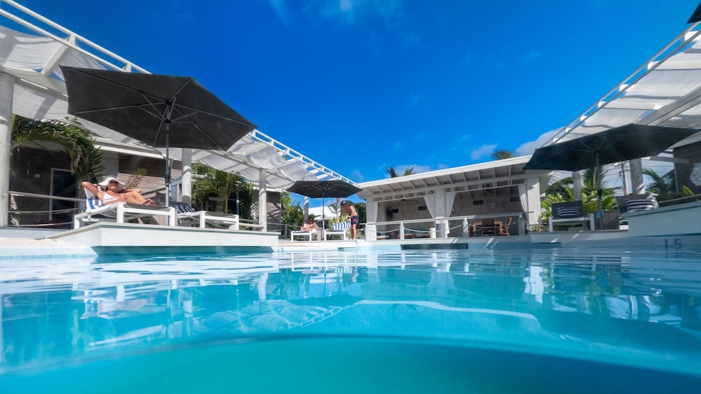 Ocean Escape Resort & Spa 3/48