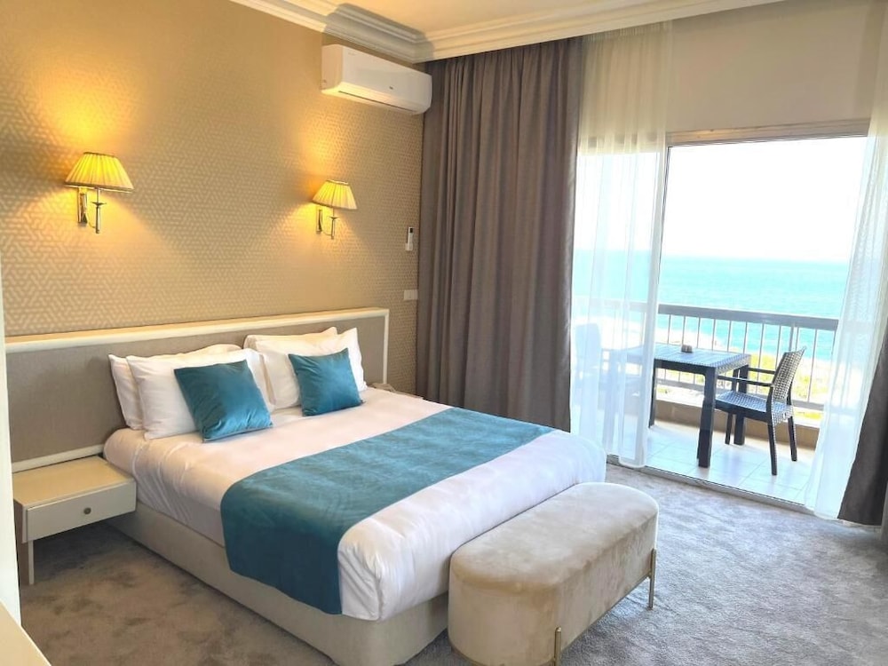 Hotel Mediterranee Beyrouth 26/80