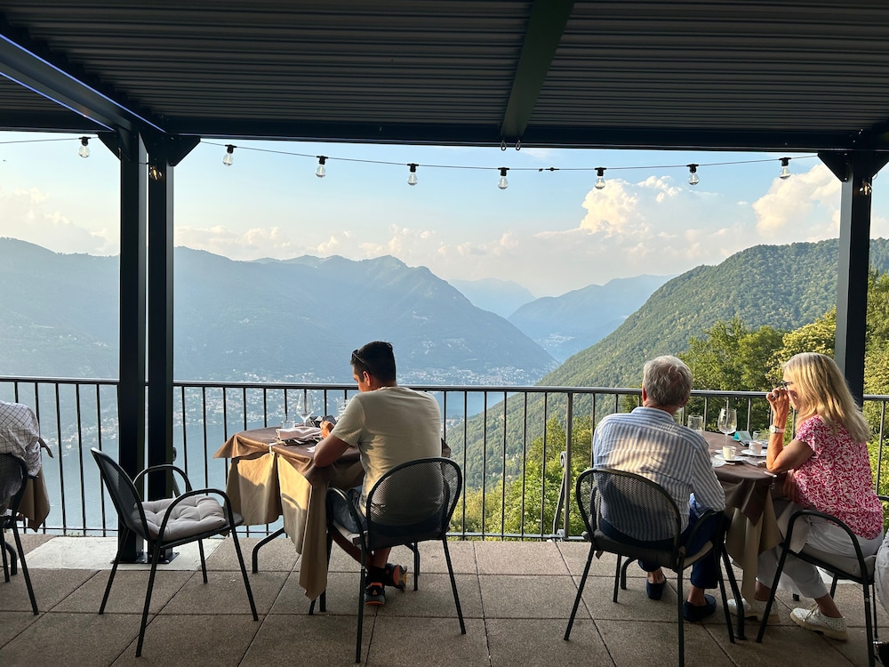Hotel Paradiso sul Lago 36/50
