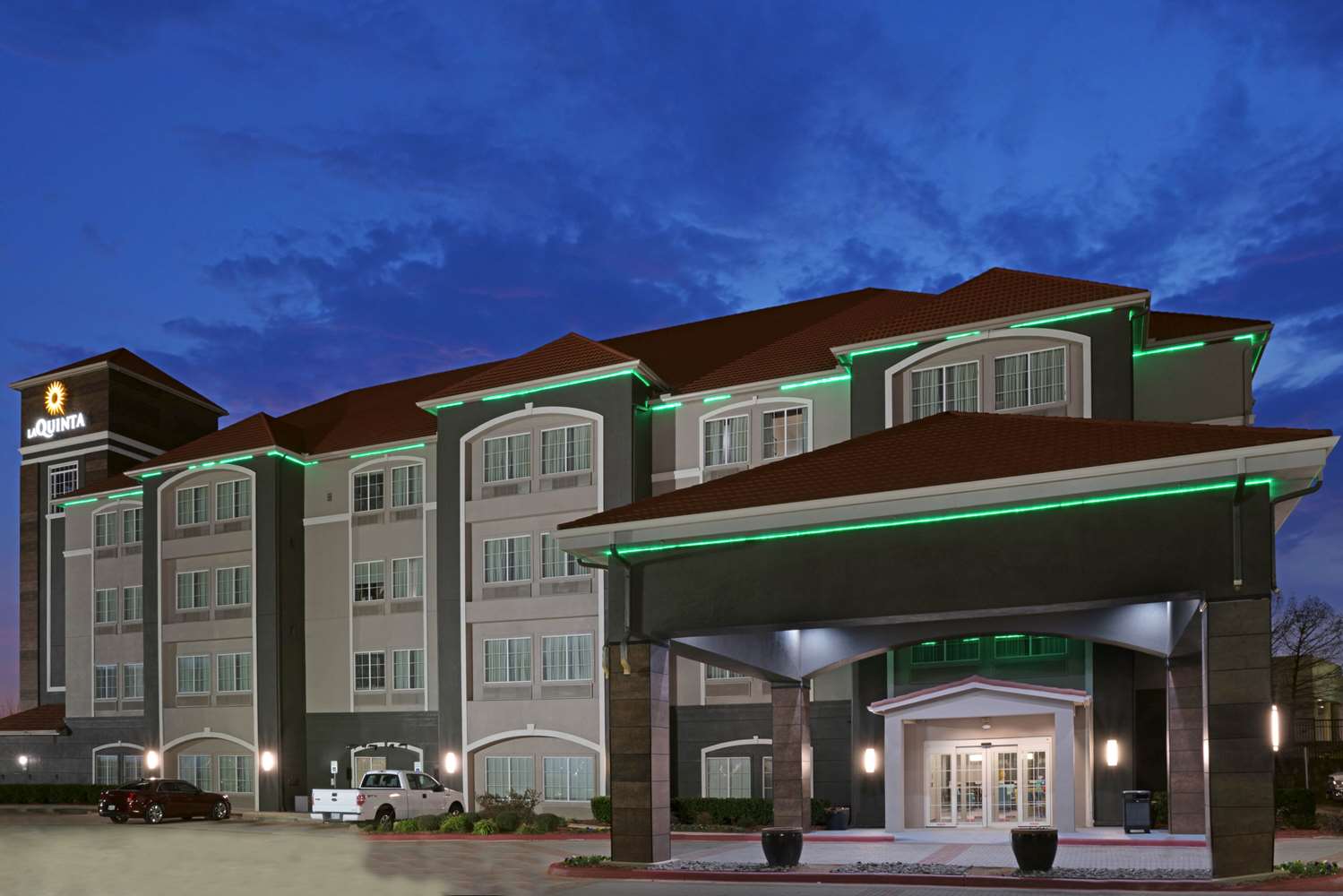 La Quinta Inn & Suites by Wyndham Fort Worth Arlington West 2/41