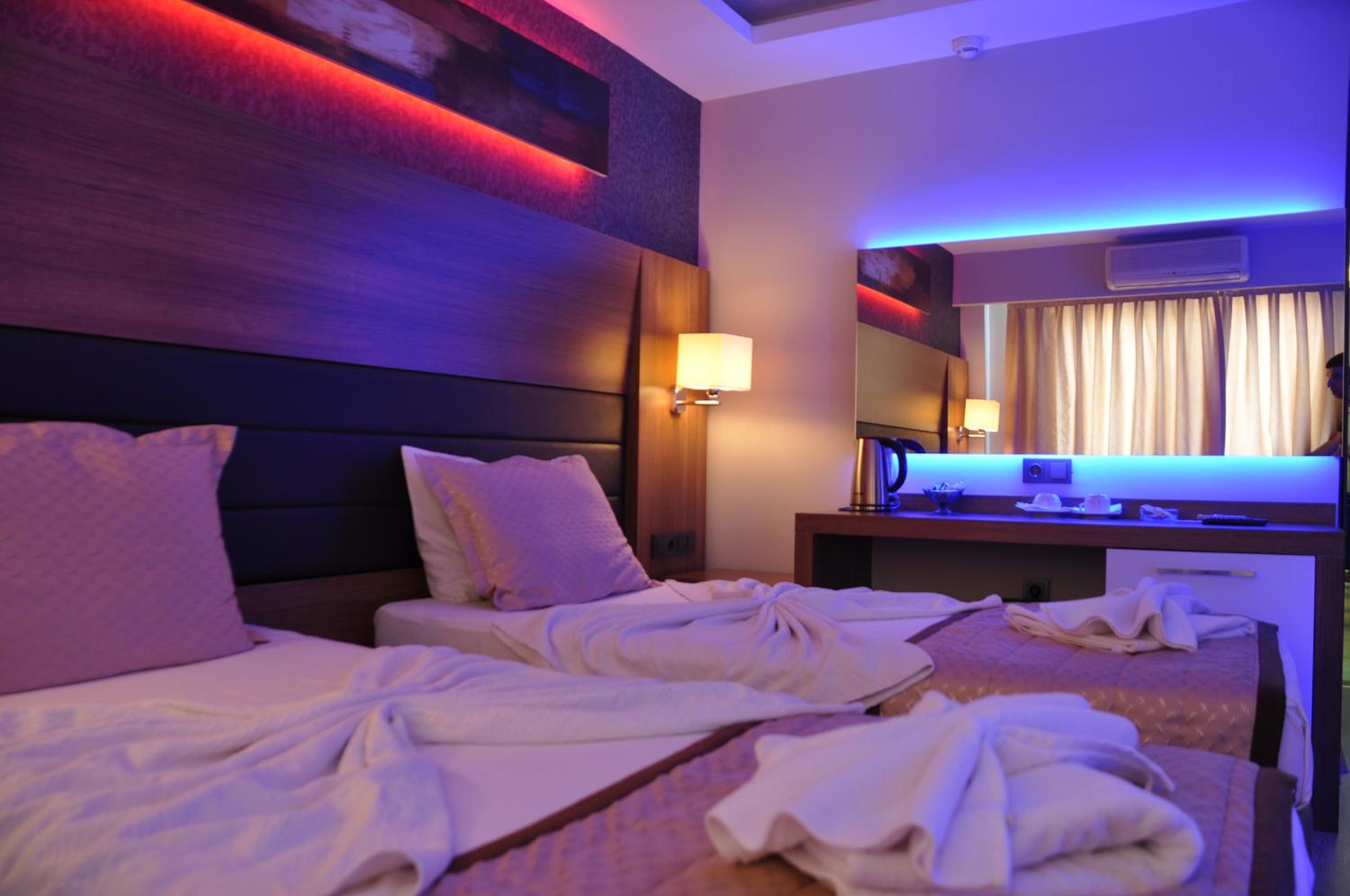 Room, Triple