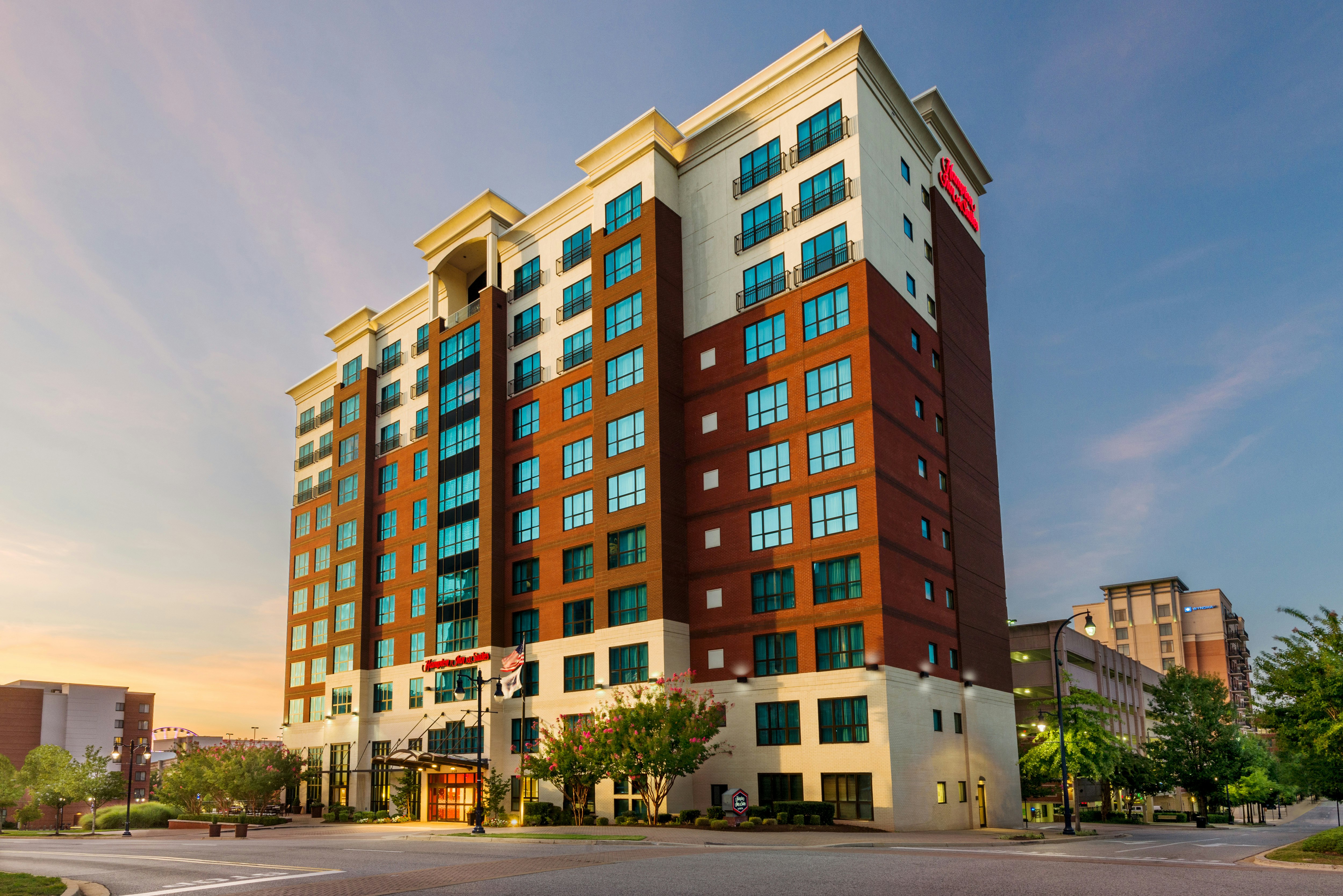 Hampton Inn & Suites National Harbor/Alexandria Area 3/43