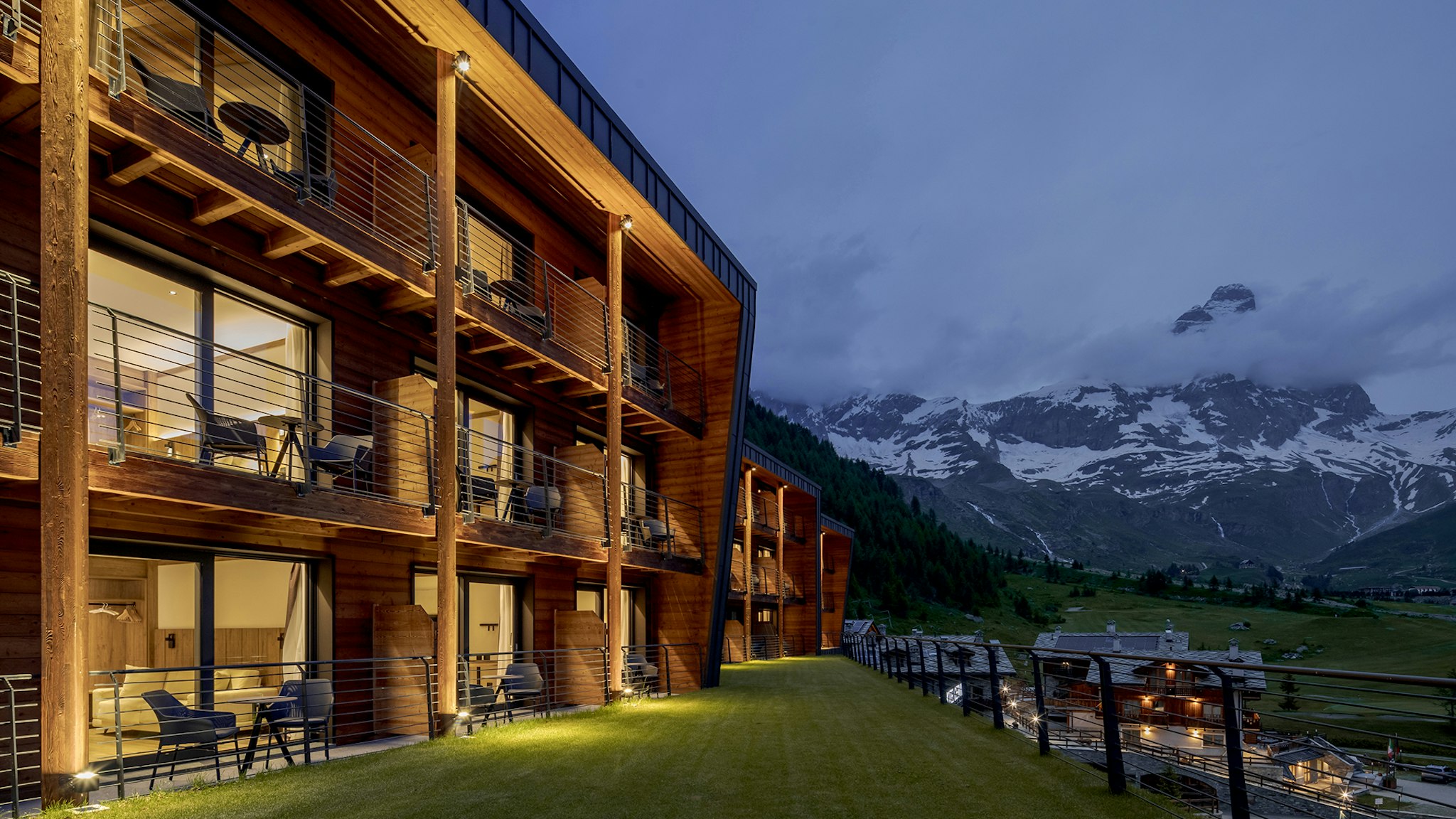 VRetreats Cervino The Alps 9/61