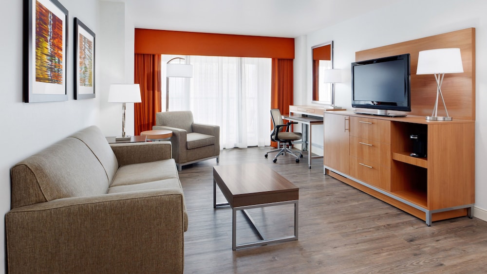 Holiday Inn San Antonio-Riverwalk 33/65