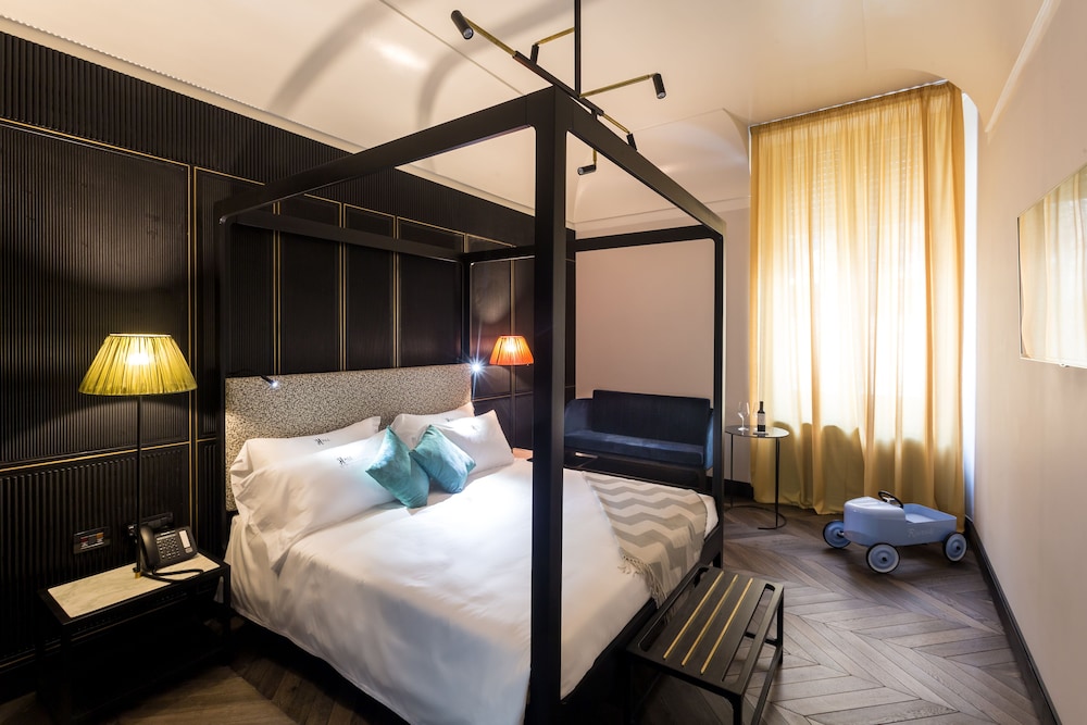 THE H'ALL TAILOR SUITE ROMA 18/65