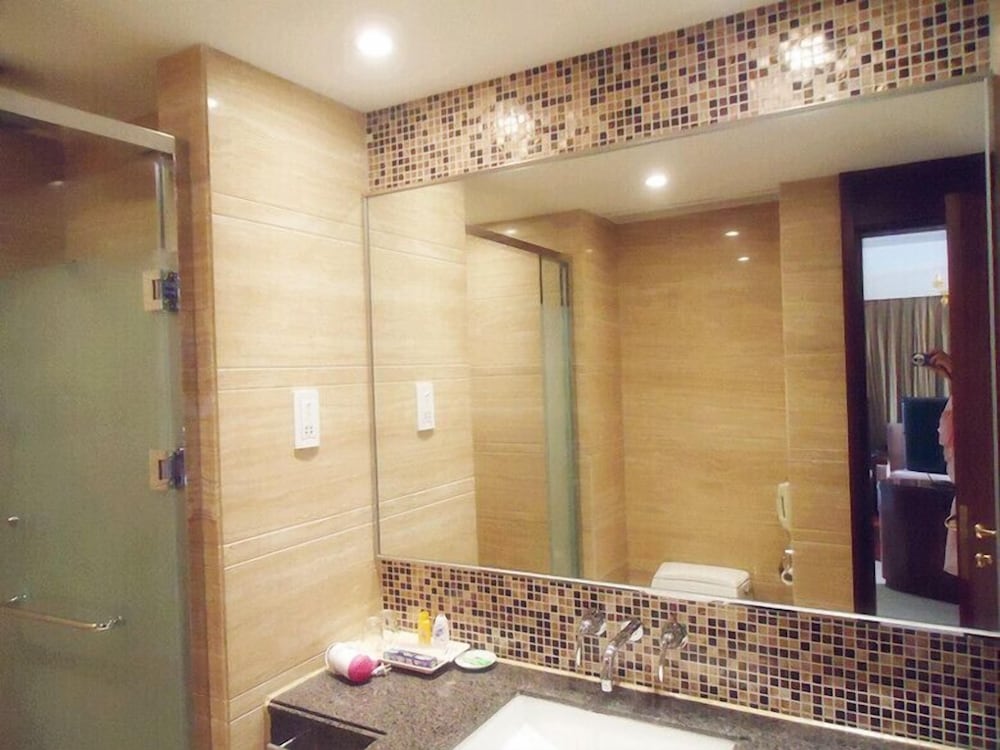 Shanghai ZiYuan Service Apartment 54/61
