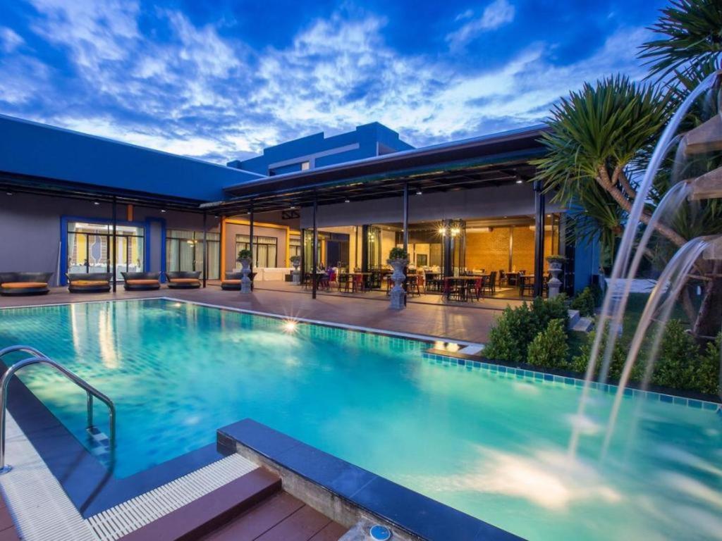 M Boutique Resort 11/52