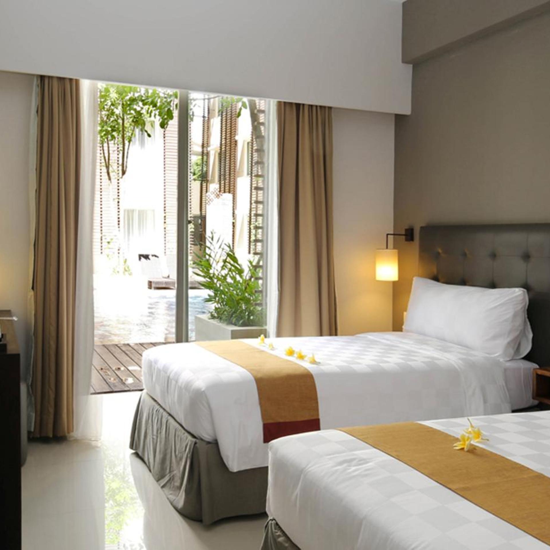 Deluxe, Double or Twin Bed, Pool Access