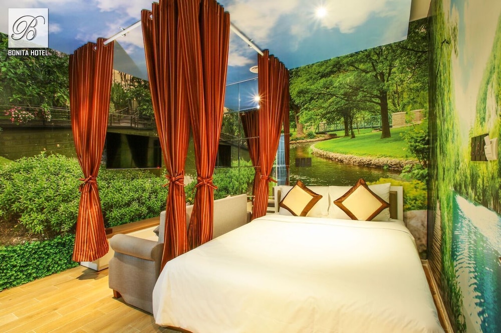 Collection O District 10 - Bonita Grand Hotel 38/50