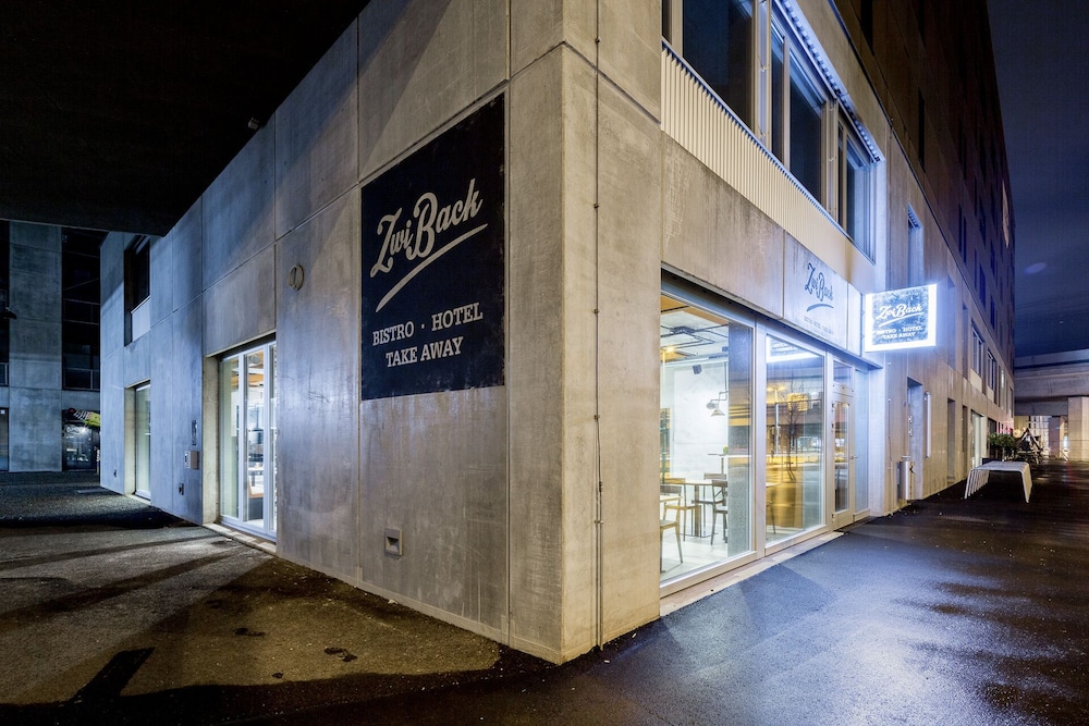 Hotel ZwiBack 1/25