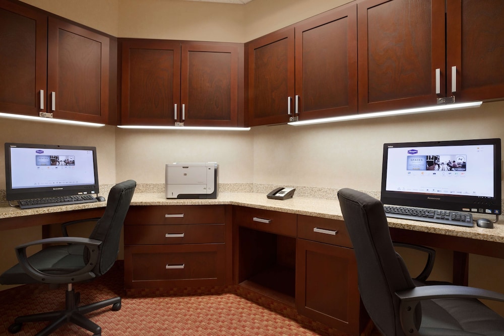 Hampton Inn and Suites Hartford/East Hartford 47/50