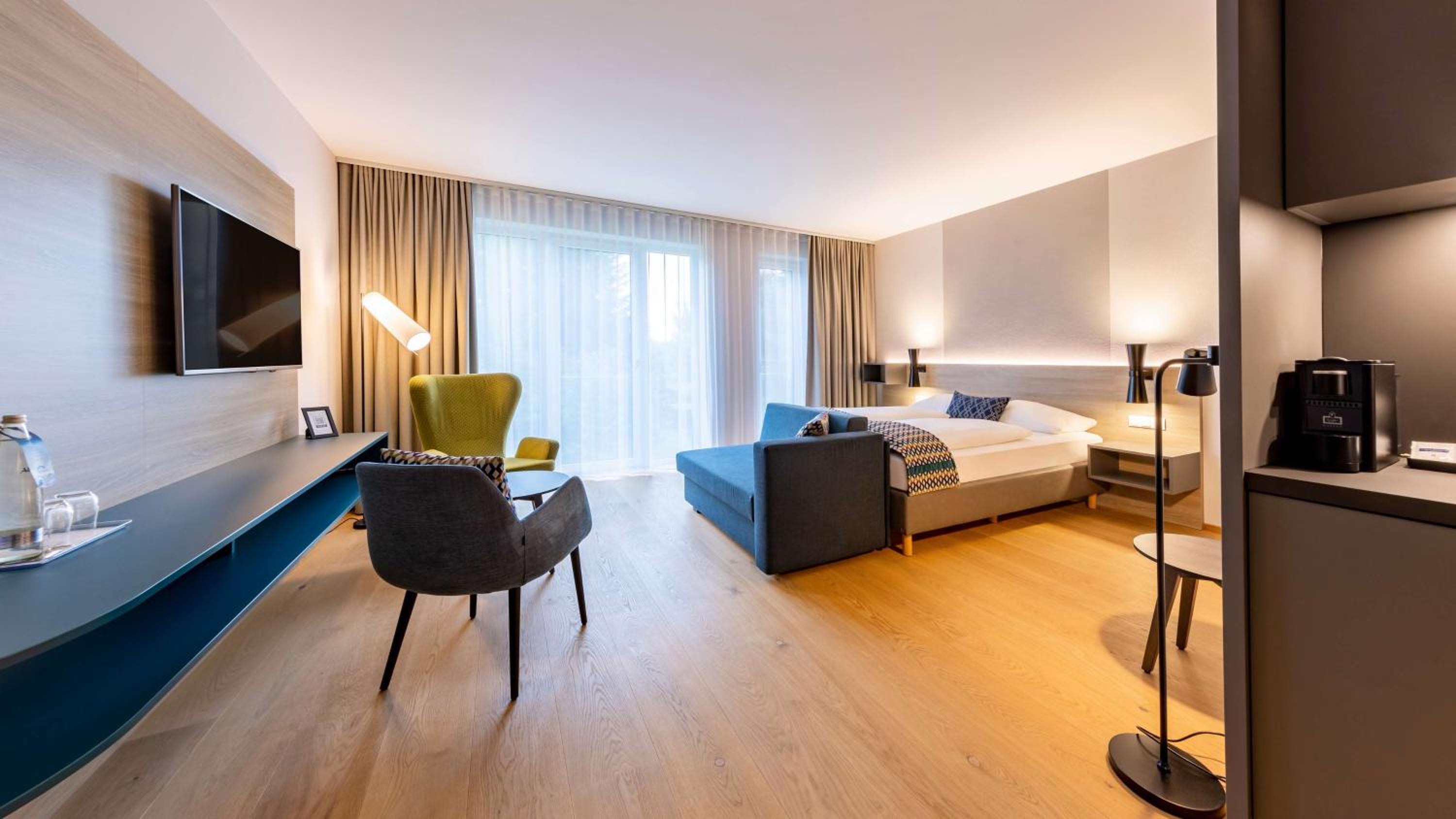 غرفة ديلوكس بسرير كوين مع أريكة، Parkhotel Maximilian Ottobeuren 7/10