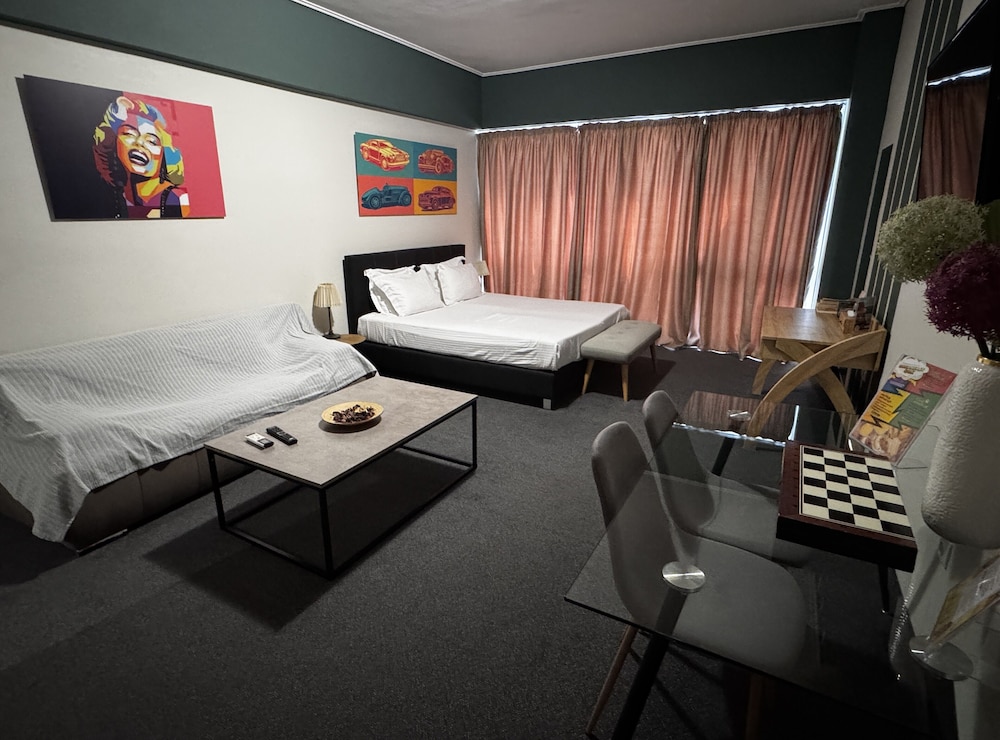 جناح استوديو كومفورت بسرير كوين بإطلالة على المدينة مع أريكة، Connect Suites 4/10