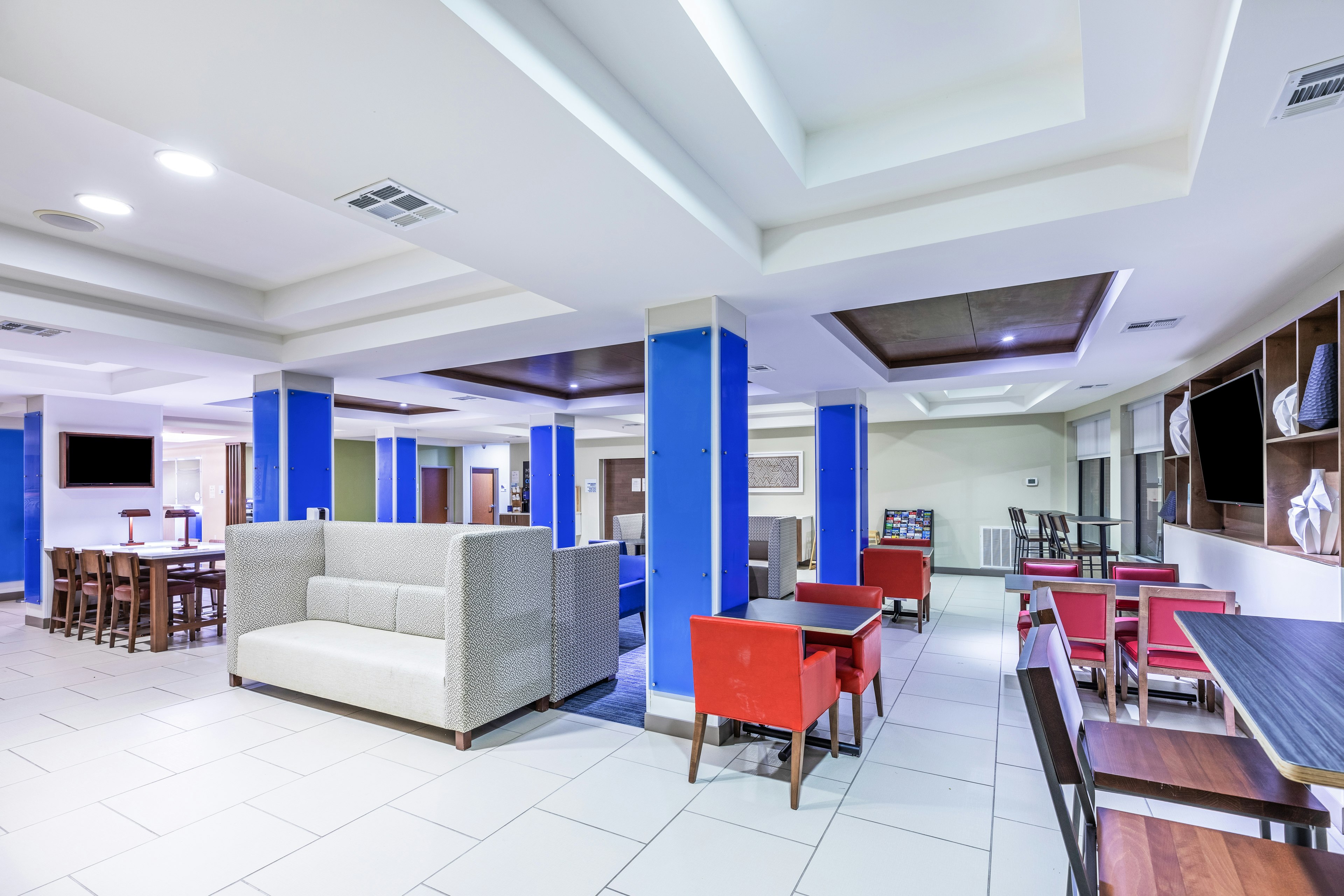 Holiday Inn Express Hotel And Suites Pryor 40/53