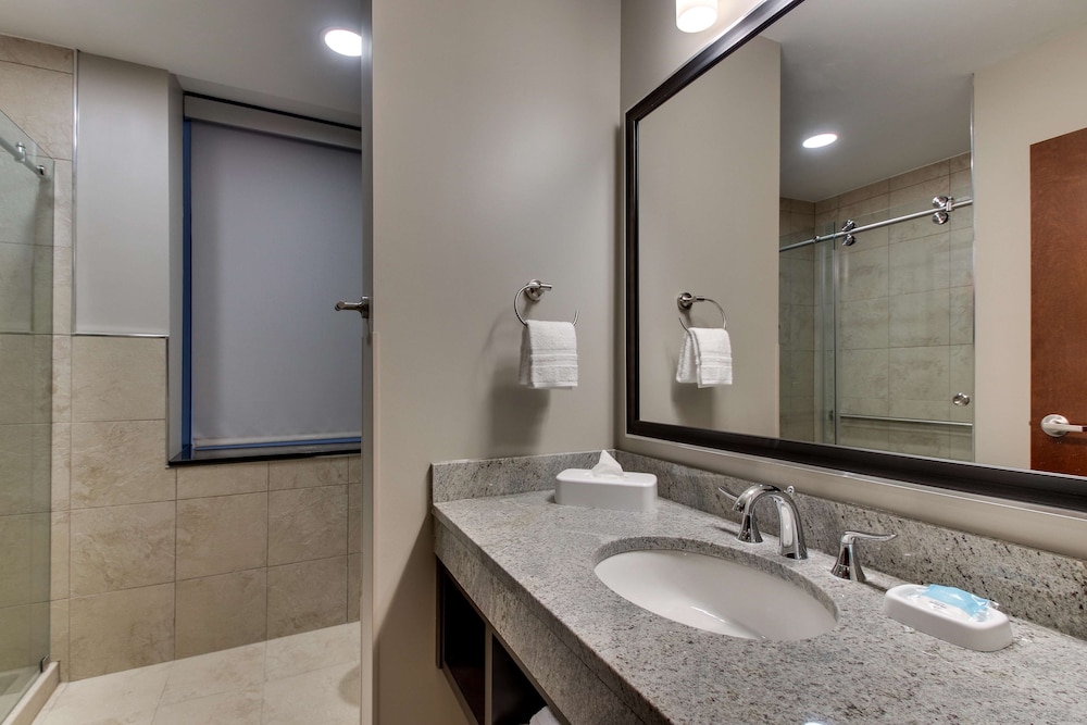 Drury Plaza Hotel Milwaukee Downtown 48/50