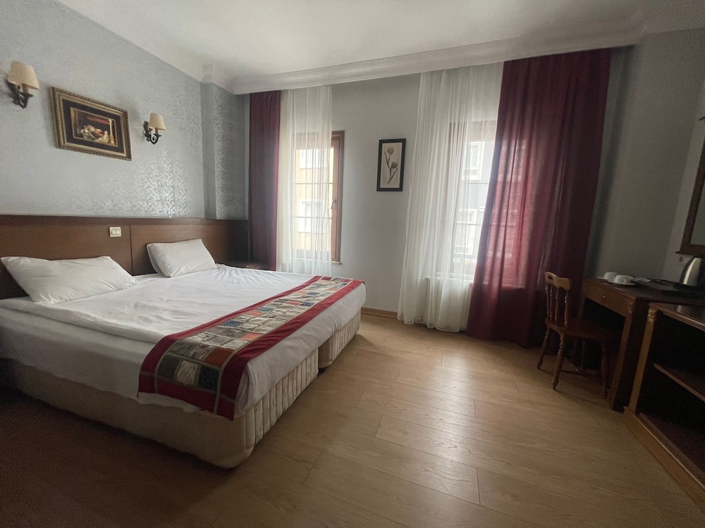 STANDARD, DOUBLE OR TWIN BED