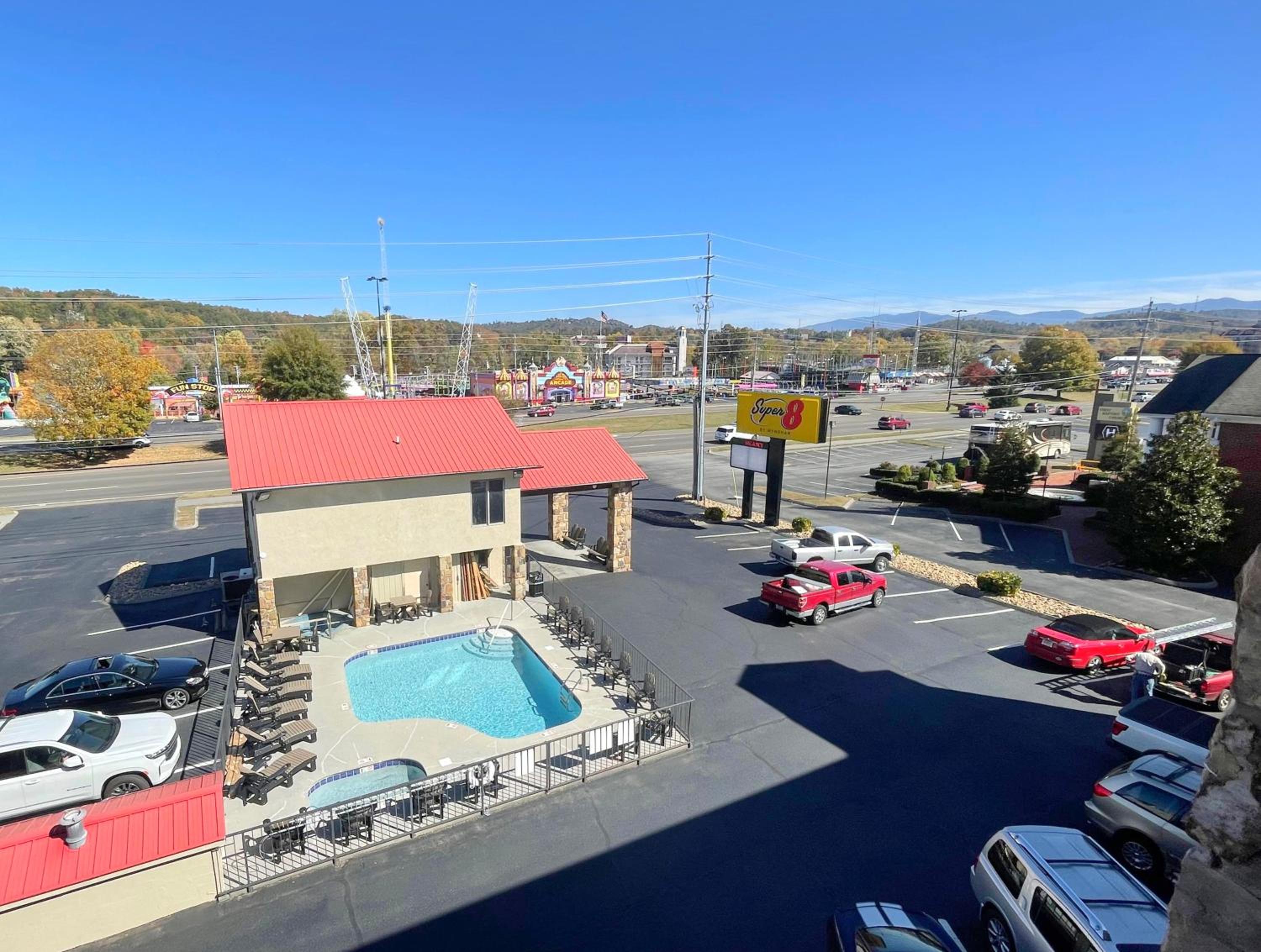 Super 8 by Wyndham Pigeon Forge Downtown 16/22